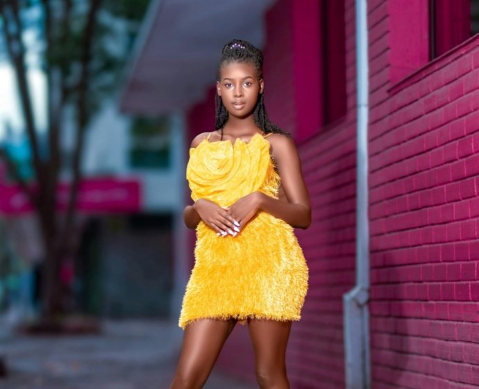 Cozy Layers: Mastering Autumn Chic