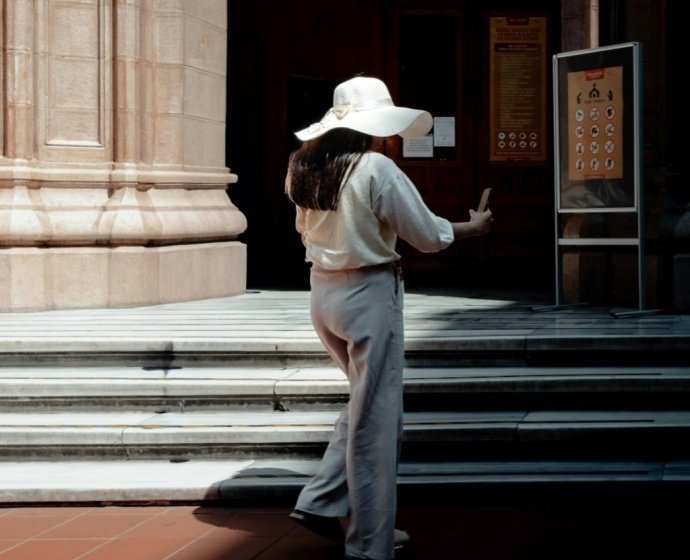 Cozy Layers: Mastering Autumn Chic