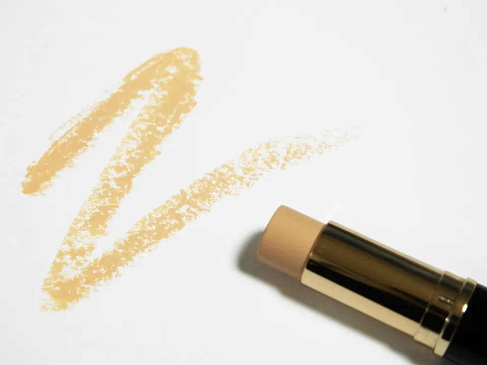 Matte and Long-Wearing Luxury Complexion Formulas