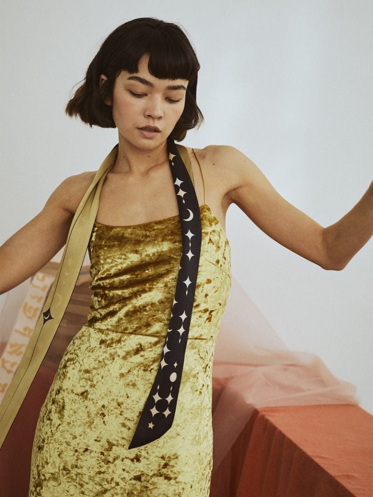 Read more about the article Elevate Your Style with Lostpattern’s Stunning Silk Scarves: Uniqueness in Every Knot