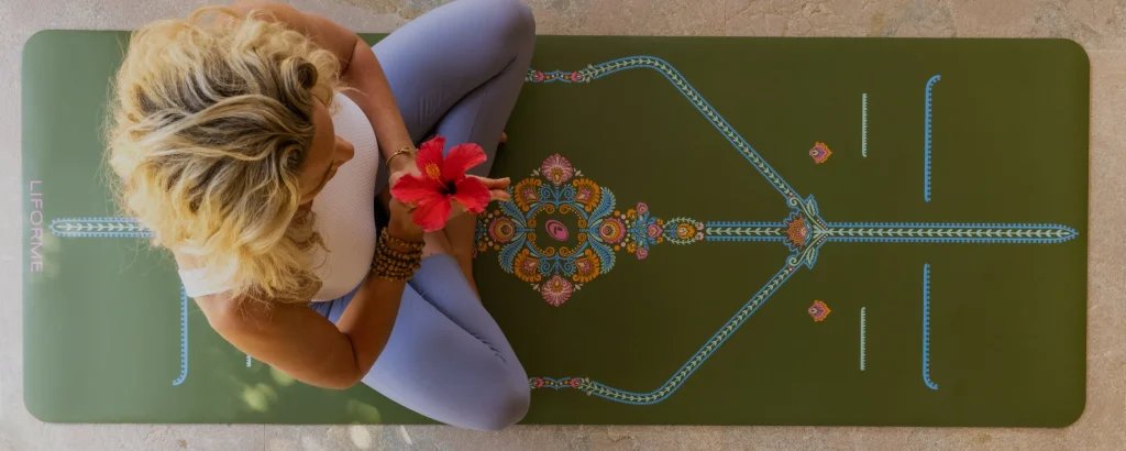 Read more about the article The Science of Alignment: How Liforme’s AlignForMe® System Improves Your Yoga Posture